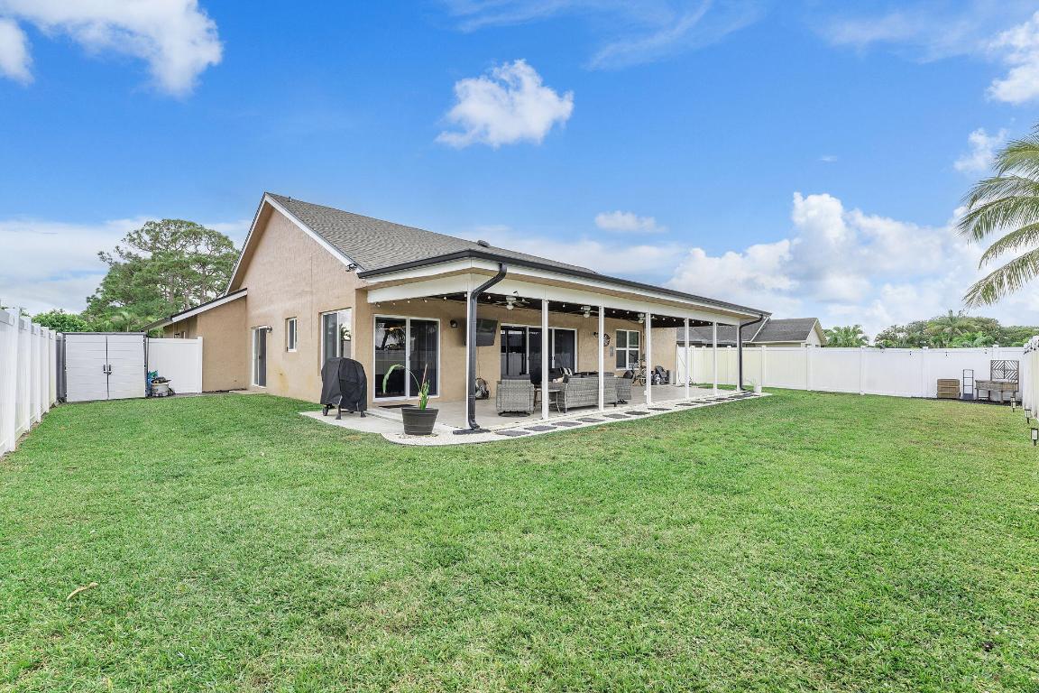 LAKES OF SHERBROOKE - Residential