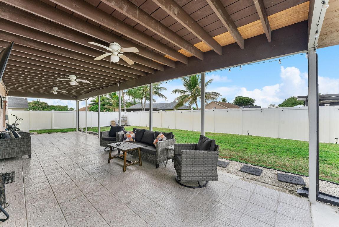 LAKES OF SHERBROOKE - Residential