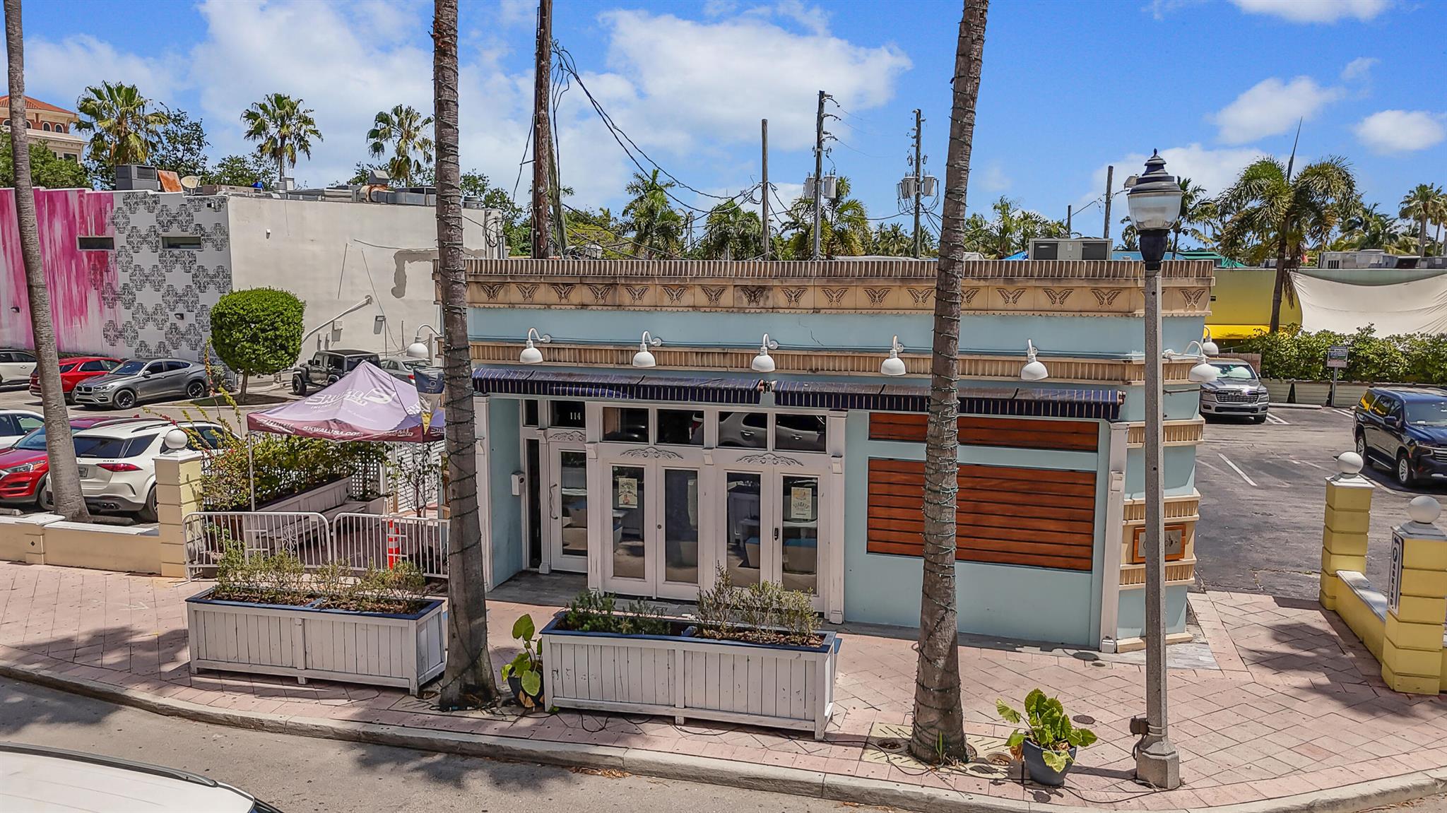 114 S Narcissus Avenue