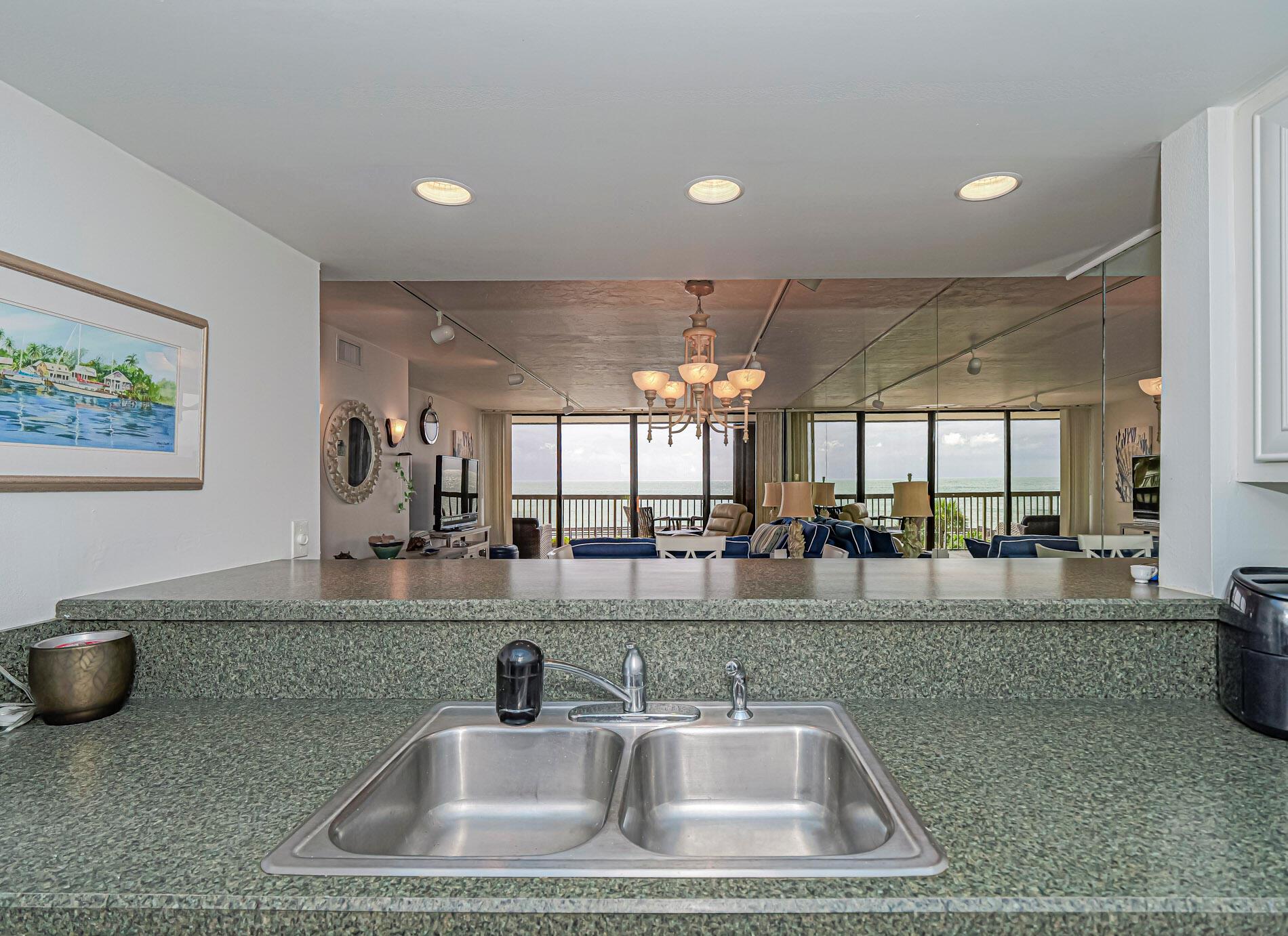 BAY ISLAND CLUB - Residential Lease