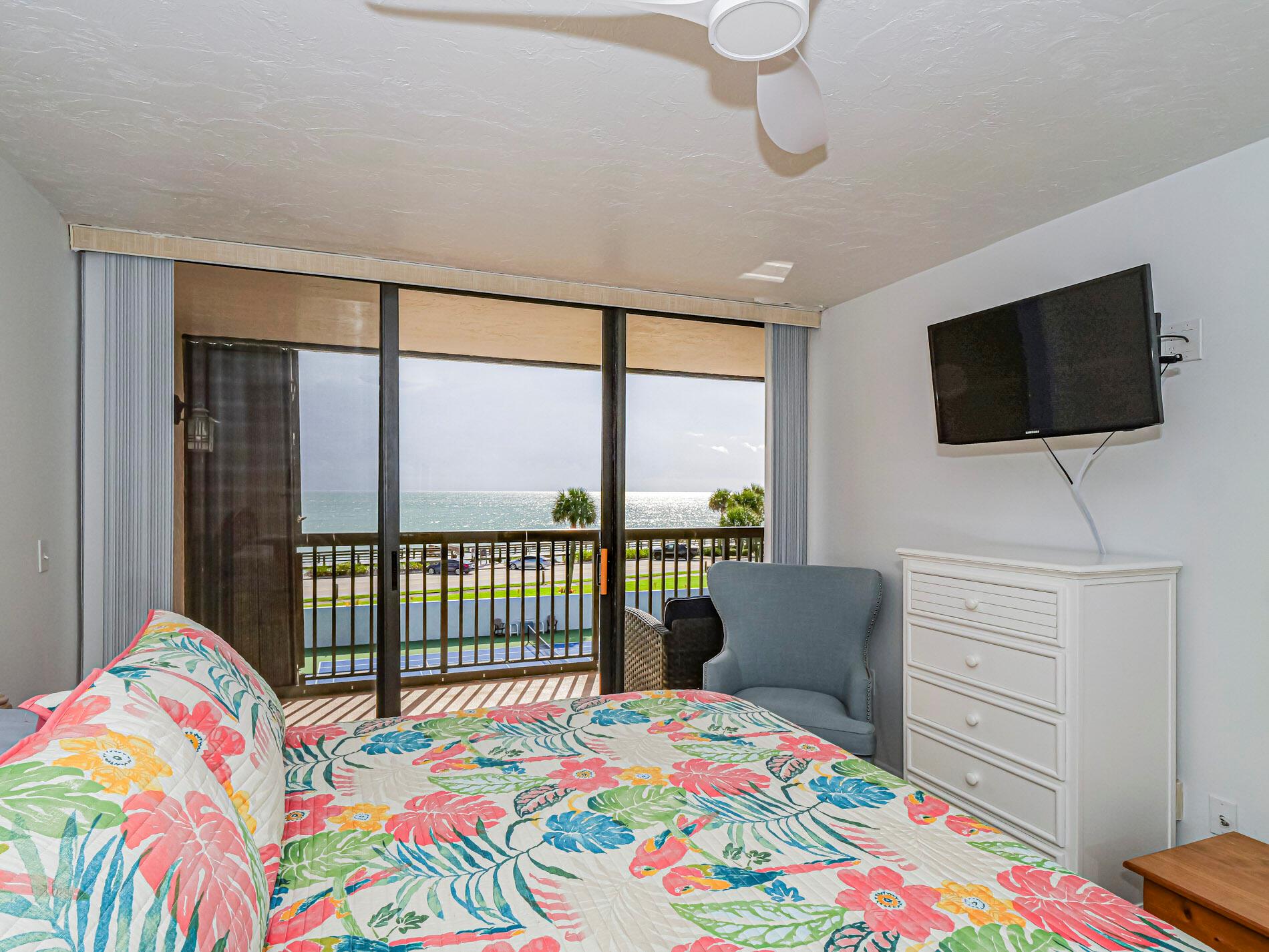 BAY ISLAND CLUB - Residential Lease