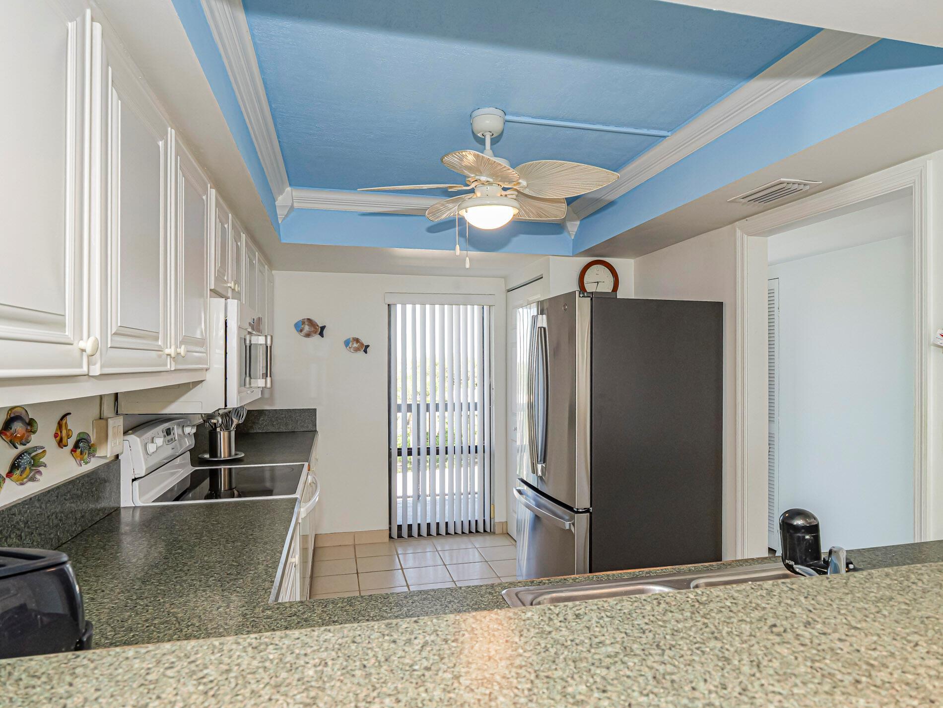 BAY ISLAND CLUB - Residential Lease