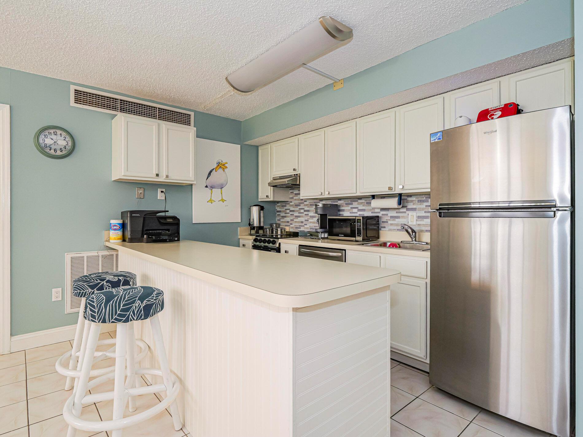 BAY ISLAND CLUB - Residential Lease