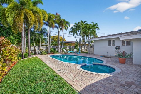 Tiny photo for 3792 NE 19th Avenue, Oakland Park, FL 33308 (MLS # R11150557)