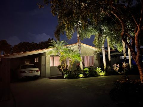 Tiny photo for 3792 NE 19th Avenue, Oakland Park, FL 33308 (MLS # R11150557)