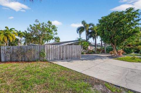 Tiny photo for 3792 NE 19th Avenue, Oakland Park, FL 33308 (MLS # R11150557)