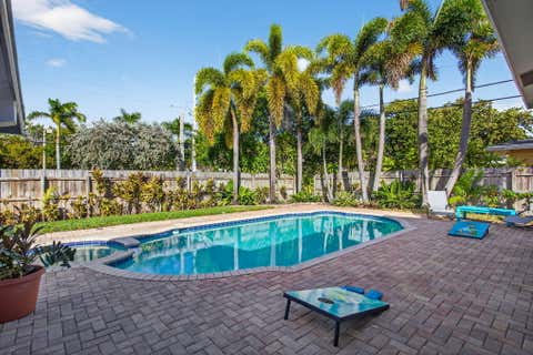 Tiny photo for 3792 NE 19th Avenue, Oakland Park, FL 33308 (MLS # R11150557)