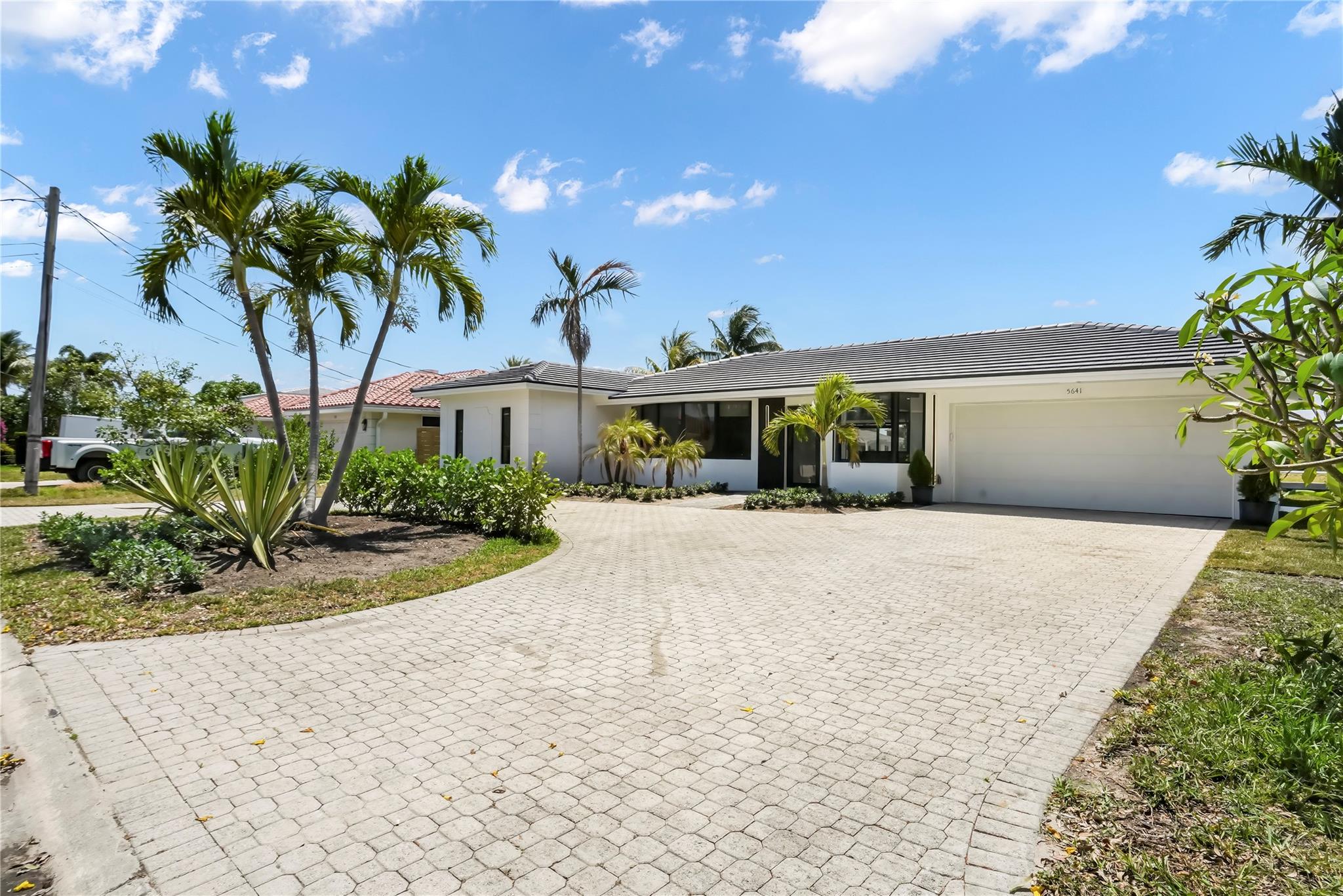 5641 Bayview Dr