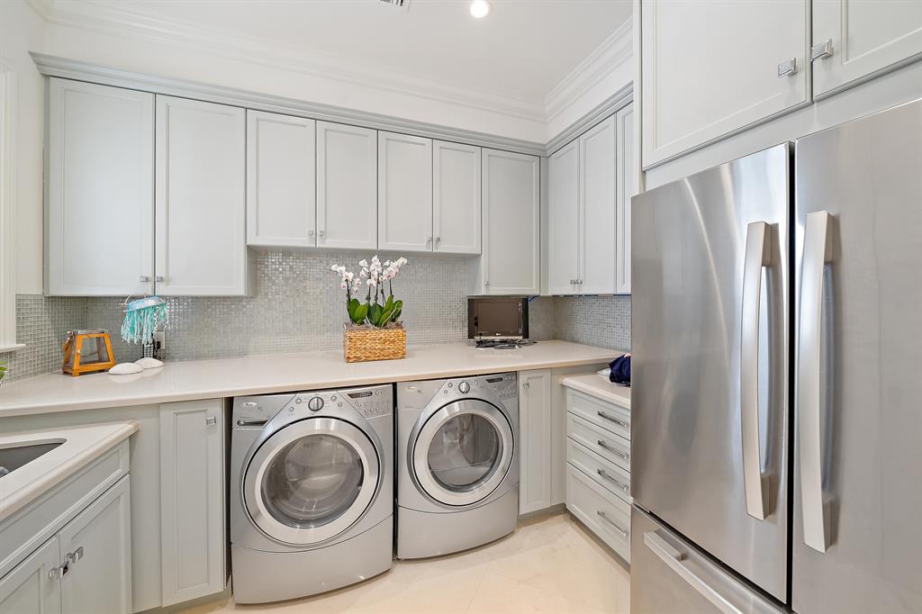 YACHT CLUB - Residential