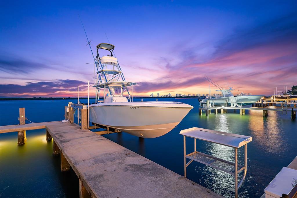 YACHT CLUB - Residential