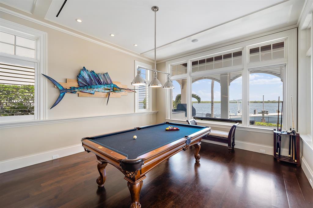 YACHT CLUB - Residential