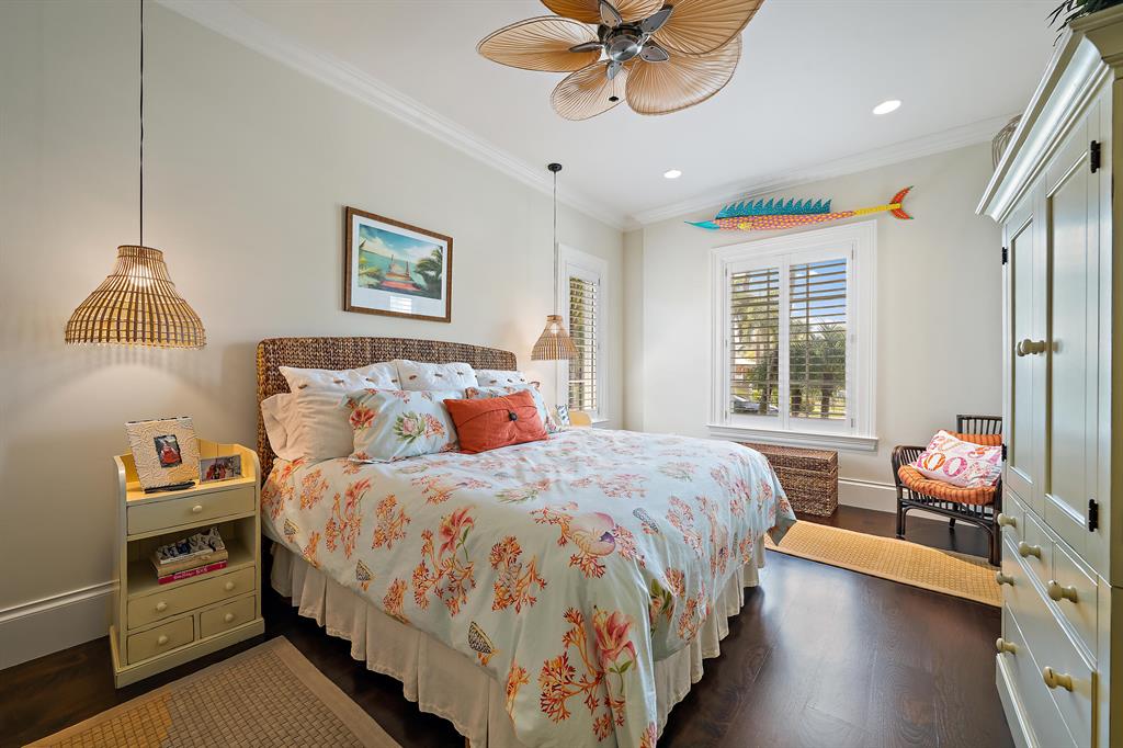 YACHT CLUB - Residential