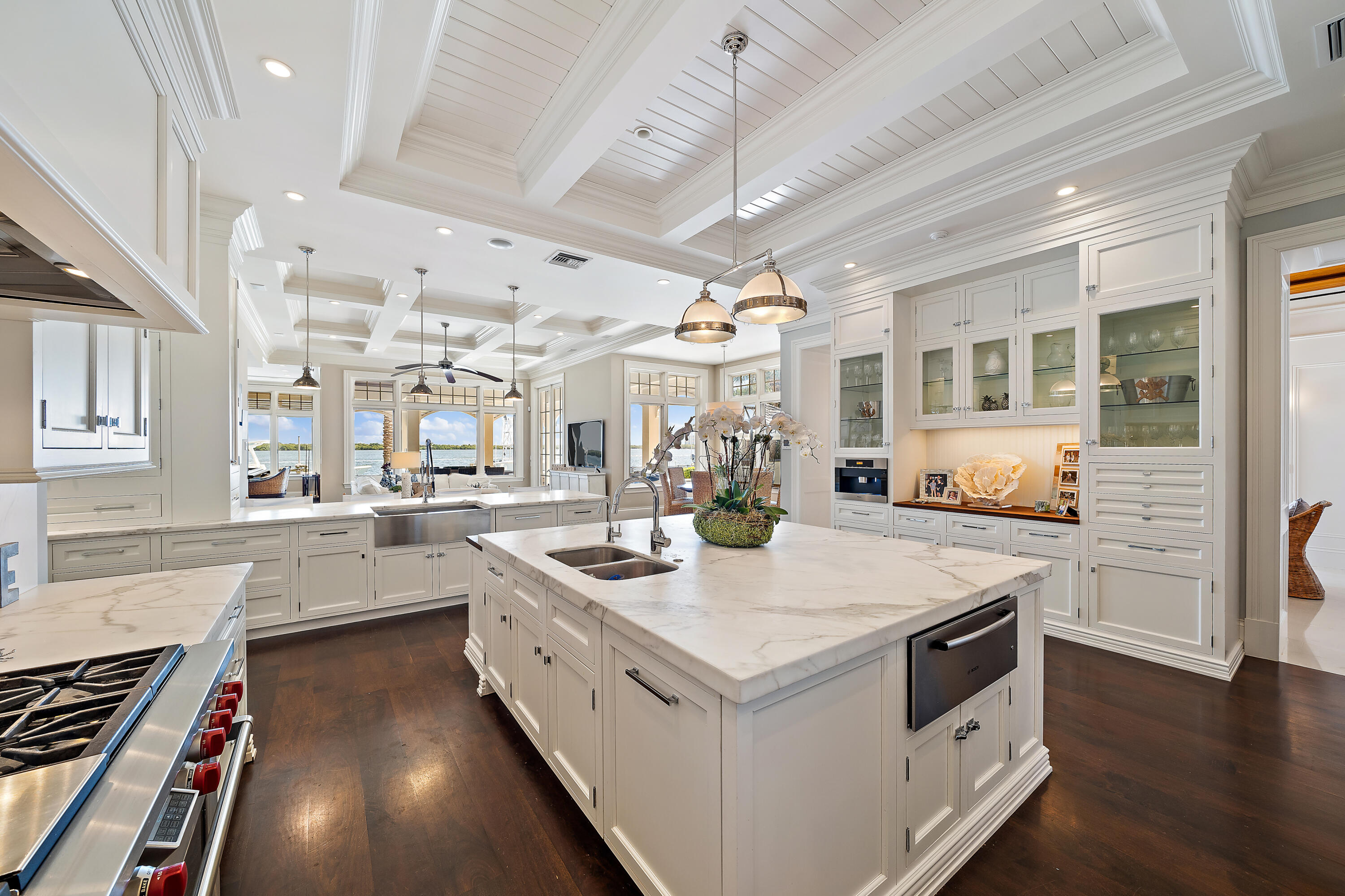 YACHT CLUB - Residential