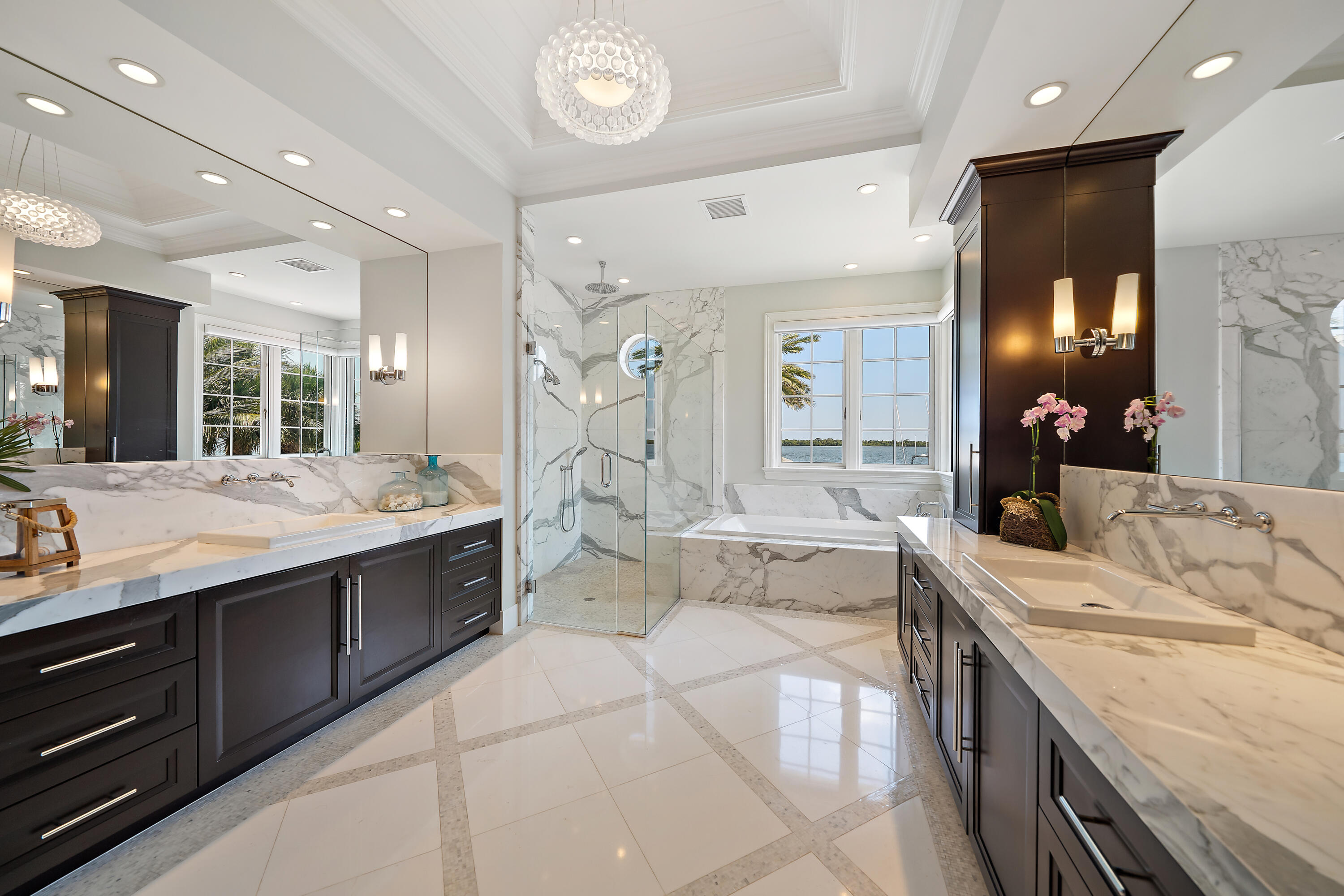 YACHT CLUB - Residential