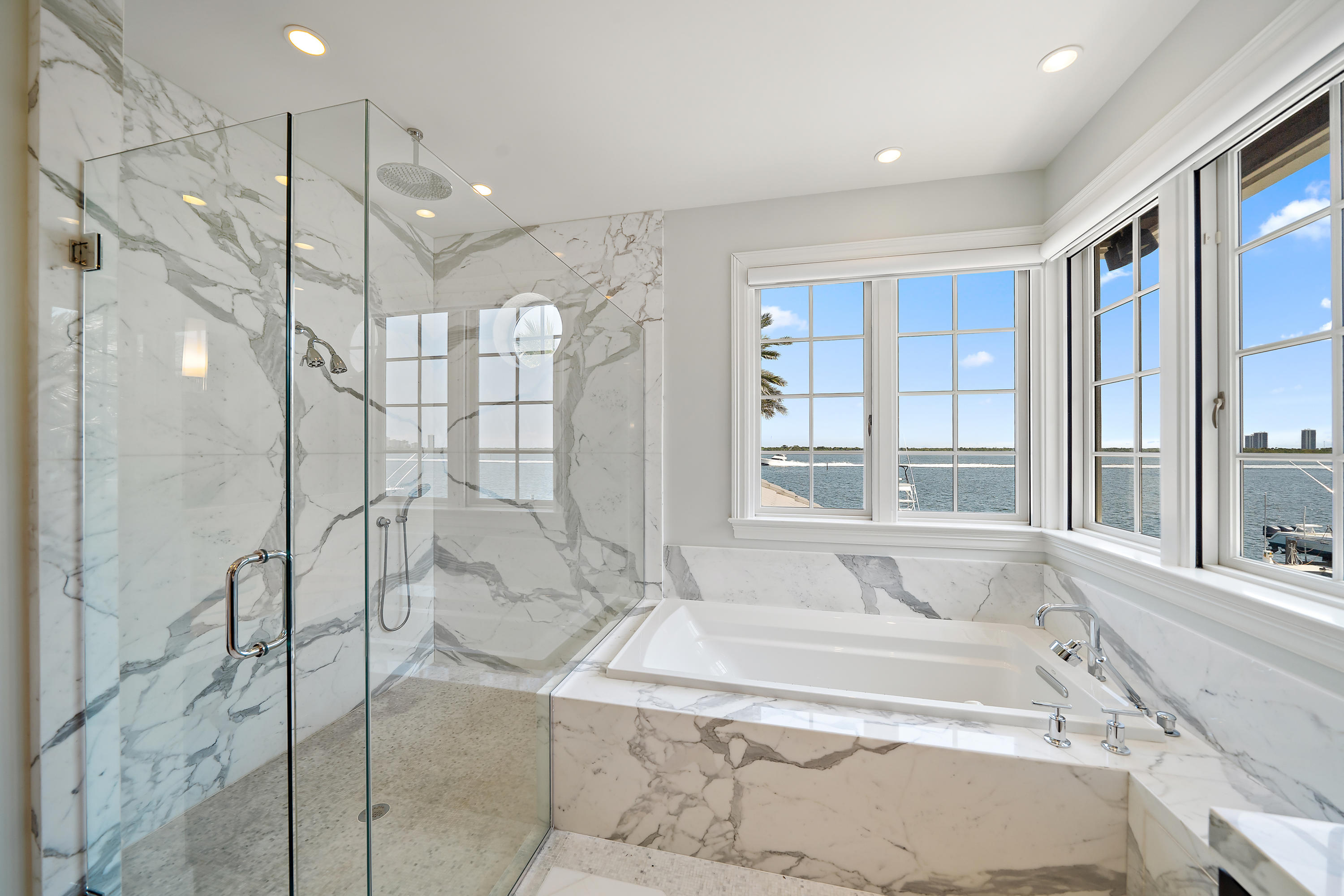 YACHT CLUB - Residential