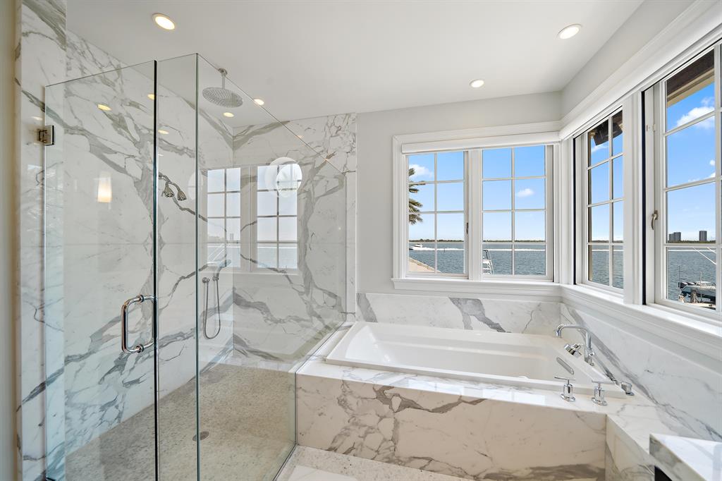 YACHT CLUB - Residential