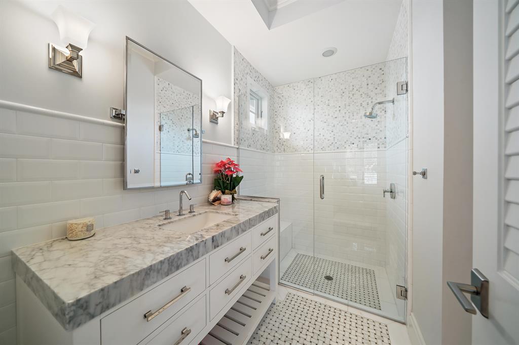 YACHT CLUB - Residential