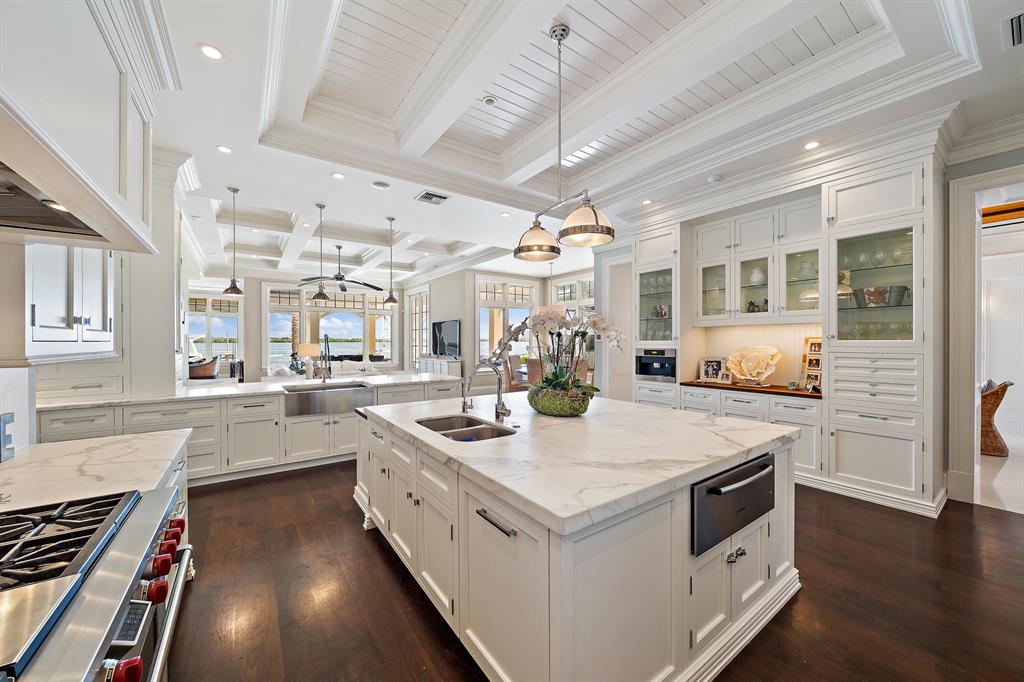 YACHT CLUB - Residential