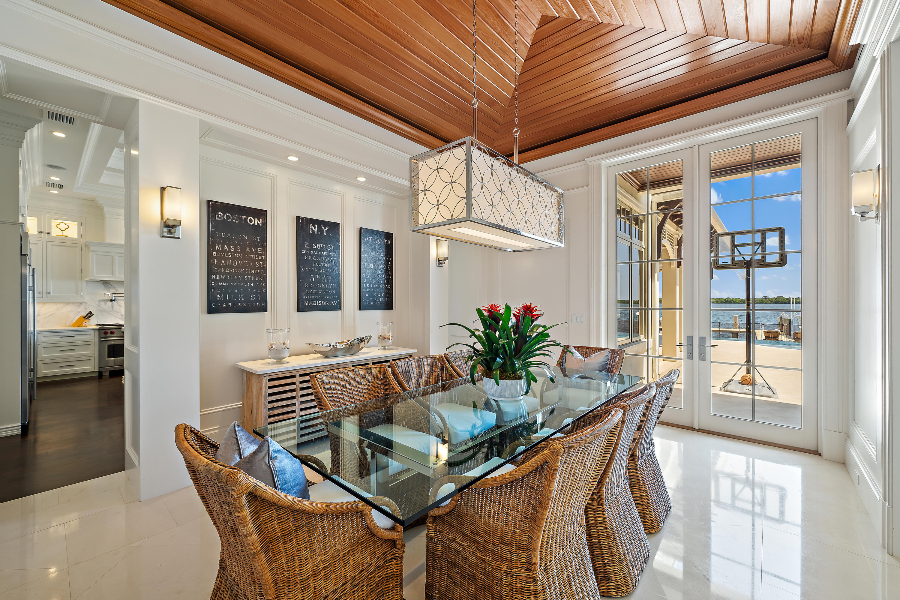 YACHT CLUB - Residential