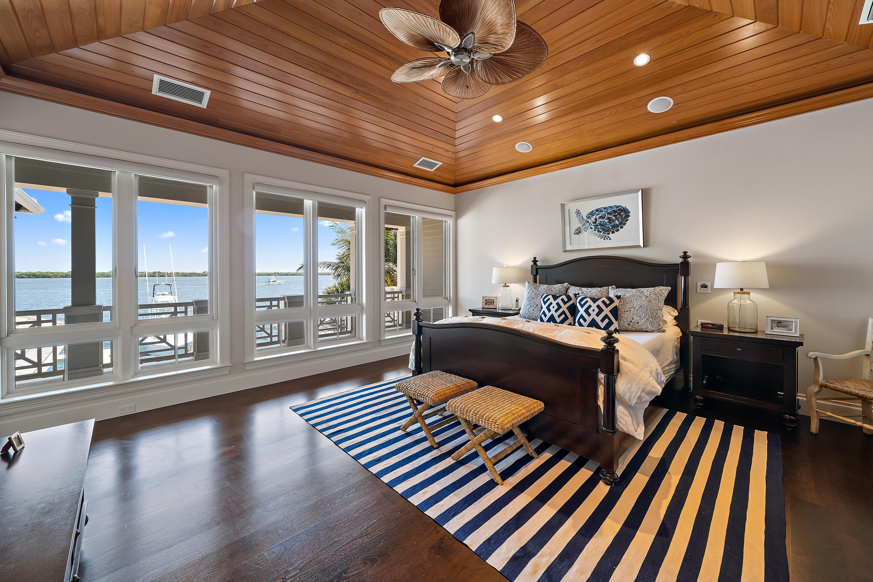 YACHT CLUB - Residential