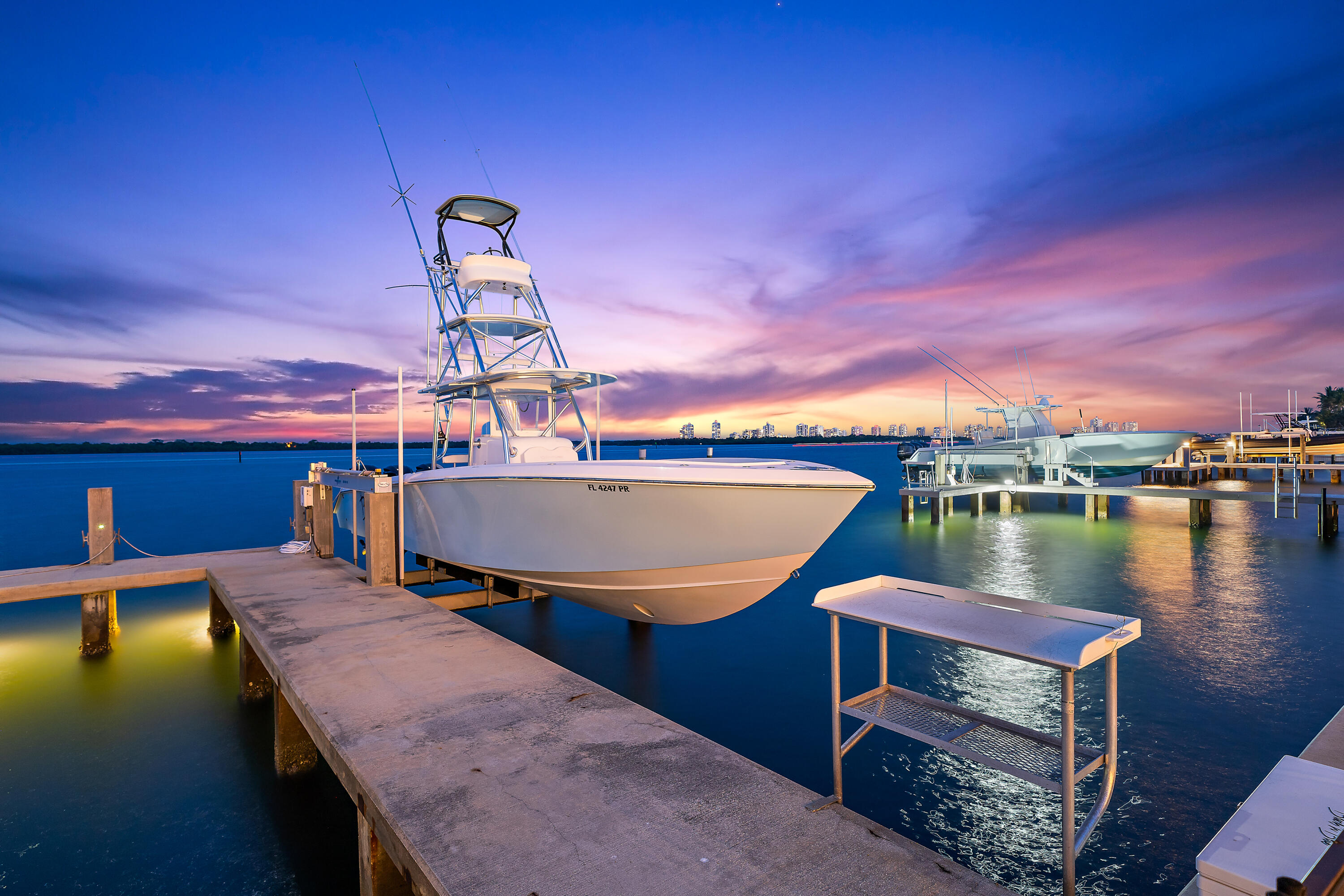 YACHT CLUB - Residential