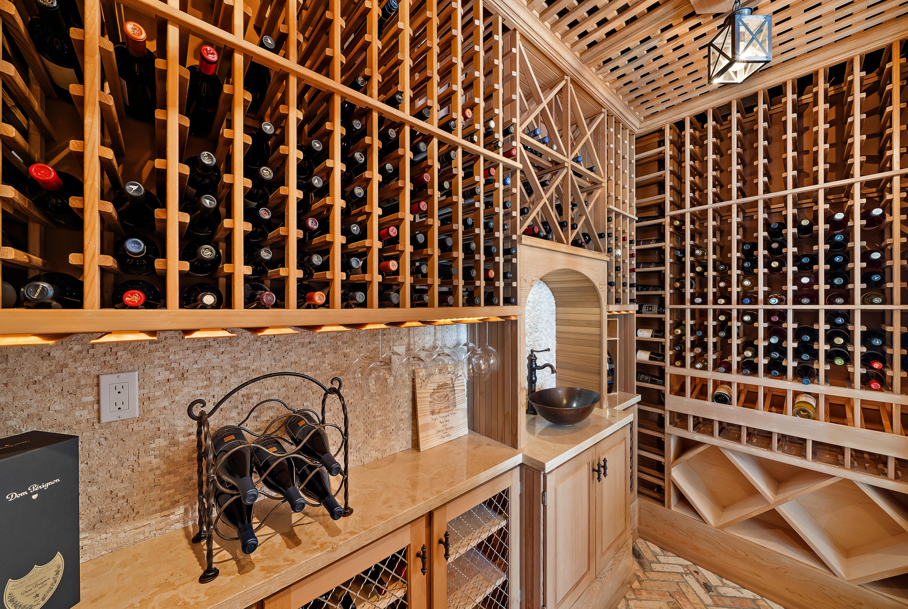 YACHT CLUB - Residential