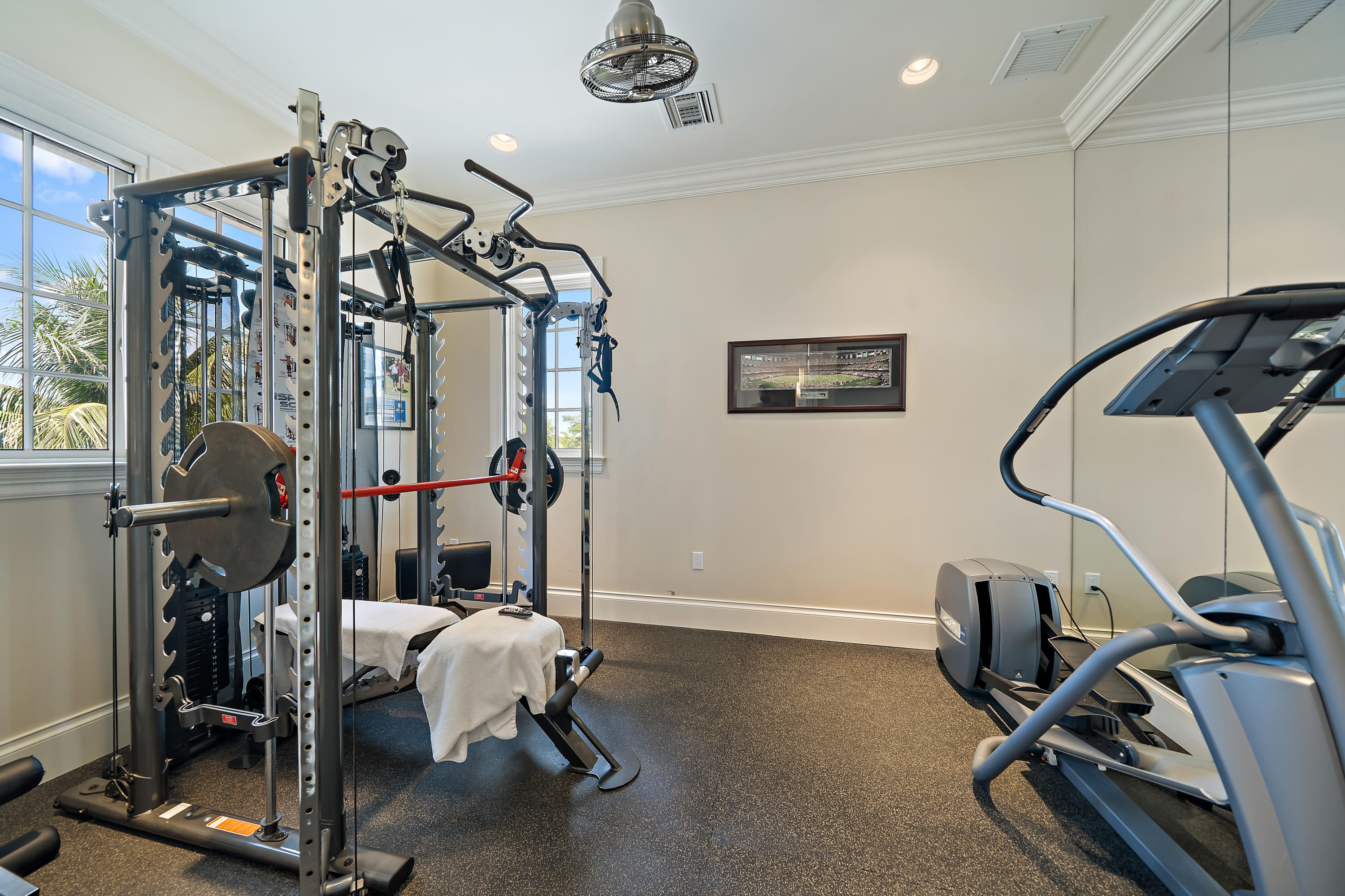 YACHT CLUB - Residential