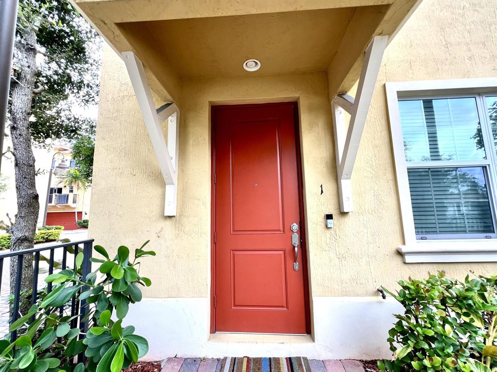 Photo of 224 S Federal Highway #1, Lake Worth Beach, FL 33460 (MLS # R11014336)