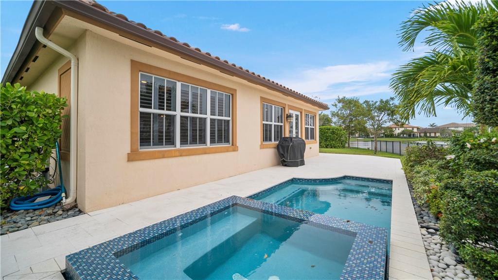 MiraLago - Residential
