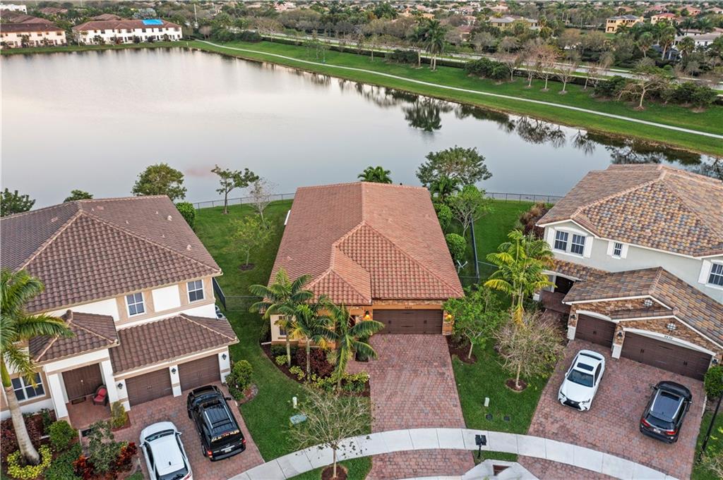 MiraLago - Residential