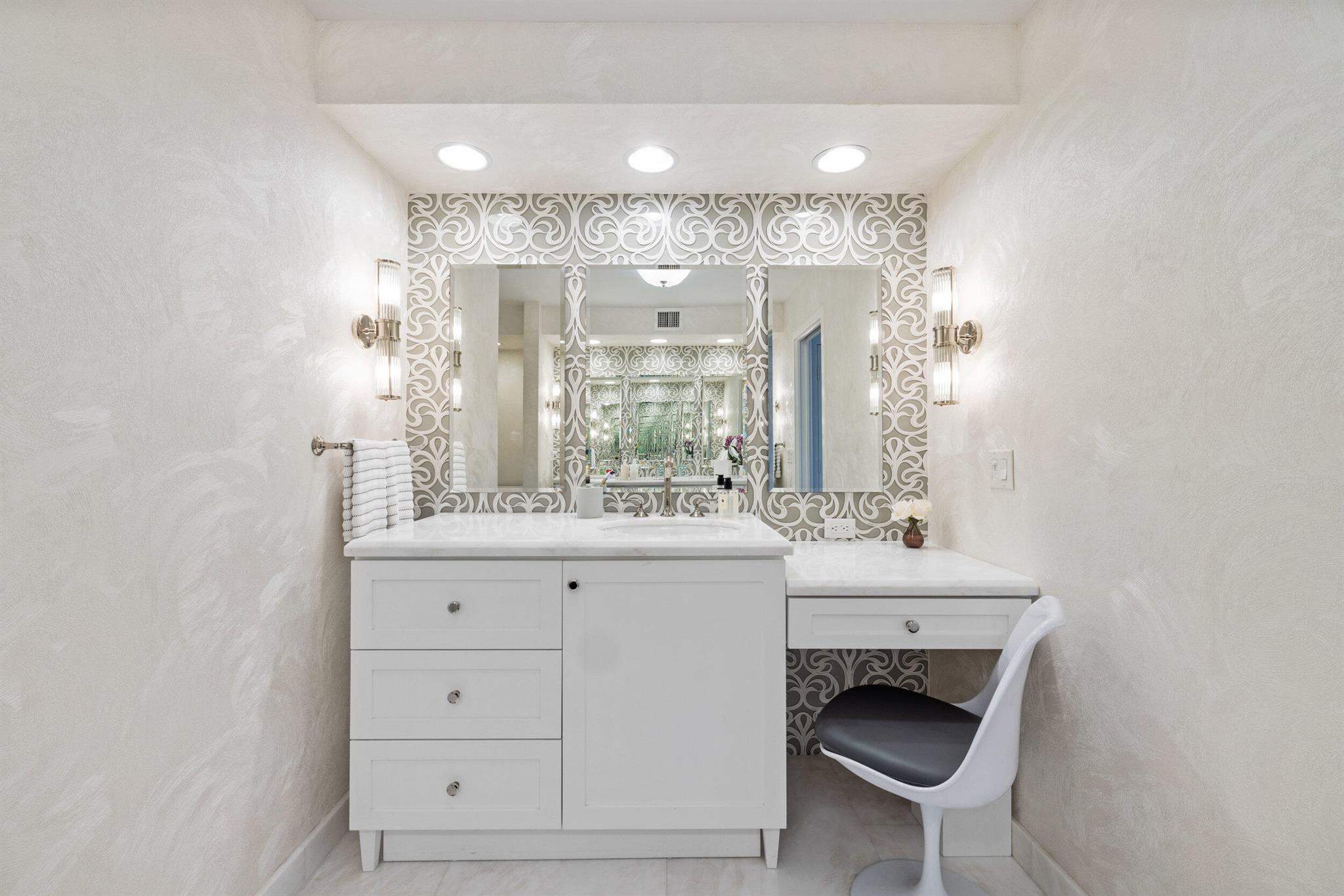 PALM BEACH TOWERS CONDO - Residential
