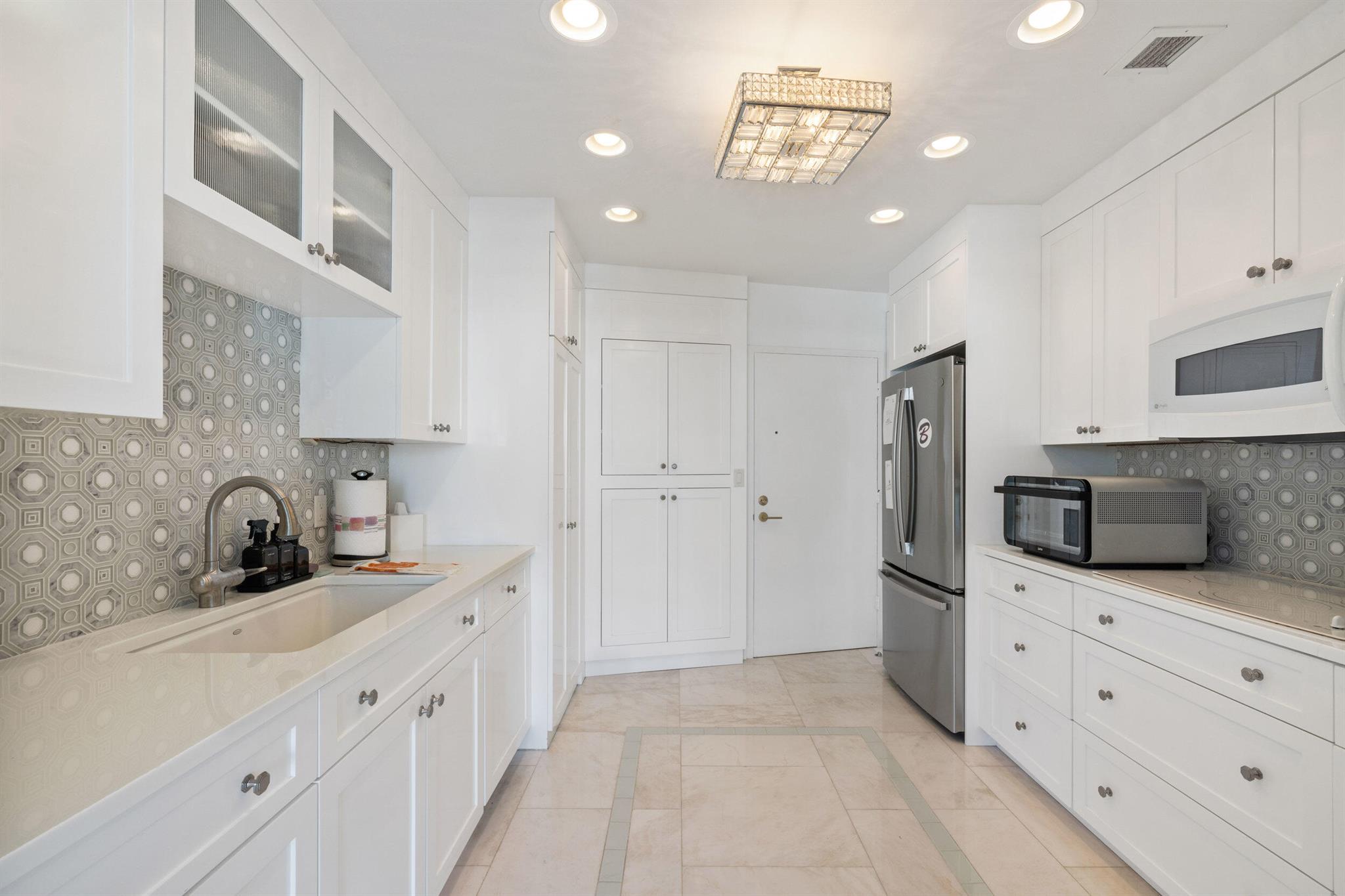 PALM BEACH TOWERS CONDO - Residential
