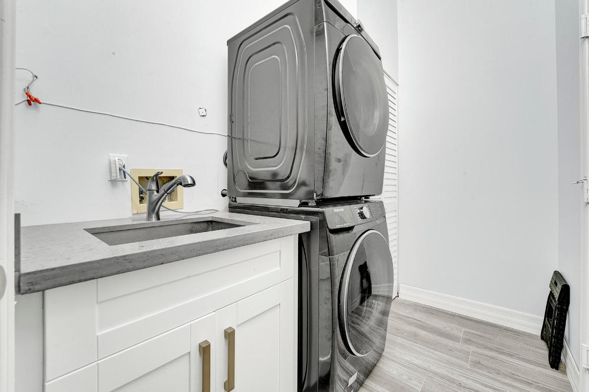 PIPERS GLEN A-3 - Residential