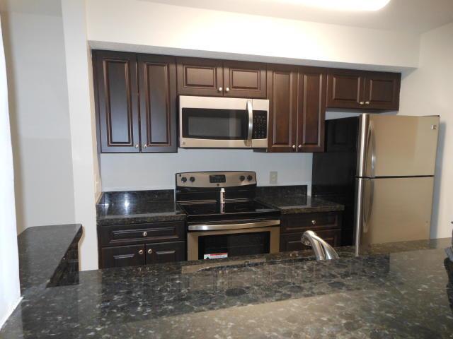 815 W Boynton Beach Boulevard 8-105, Boynton Beach, FL, 33426/$195,000 3 815 W Boynton Beach Boulevard 8-105