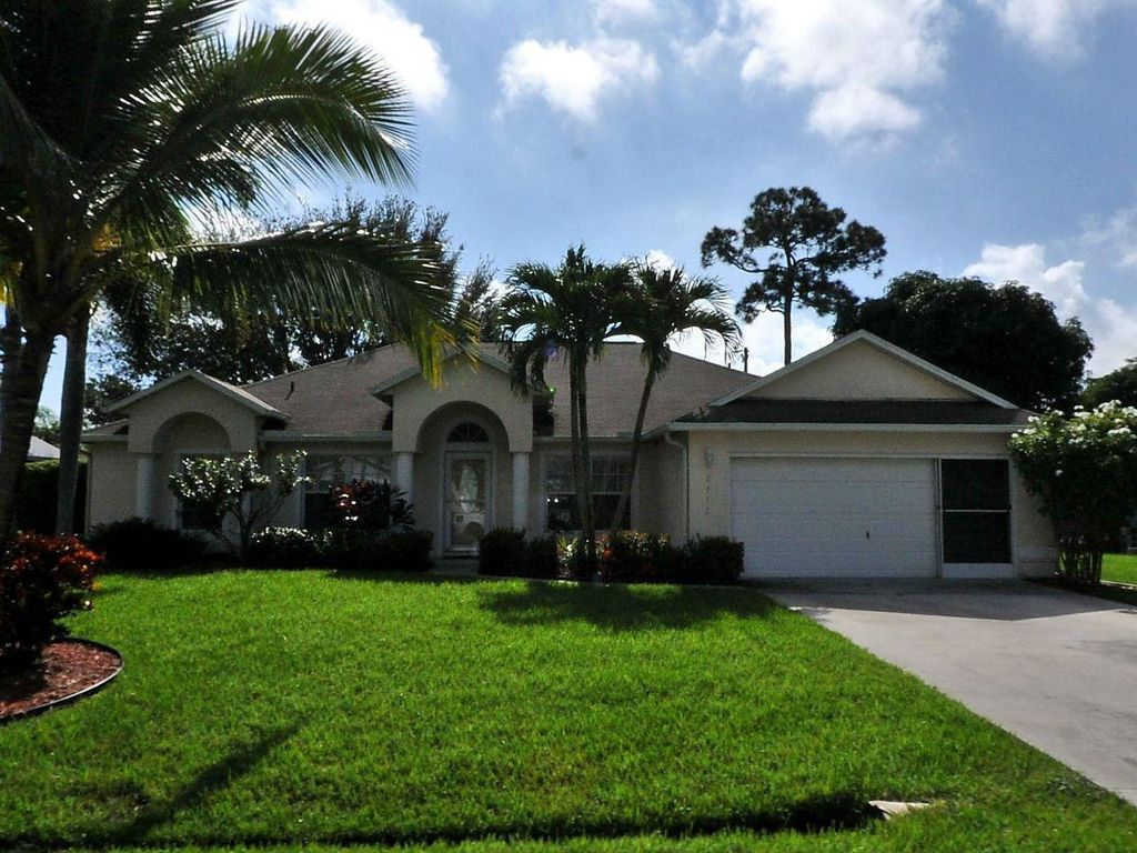 Photo of 2412 SE Alfonso Avenue SE, Port St Lucie, FL 34952 (MLS # R10913386)