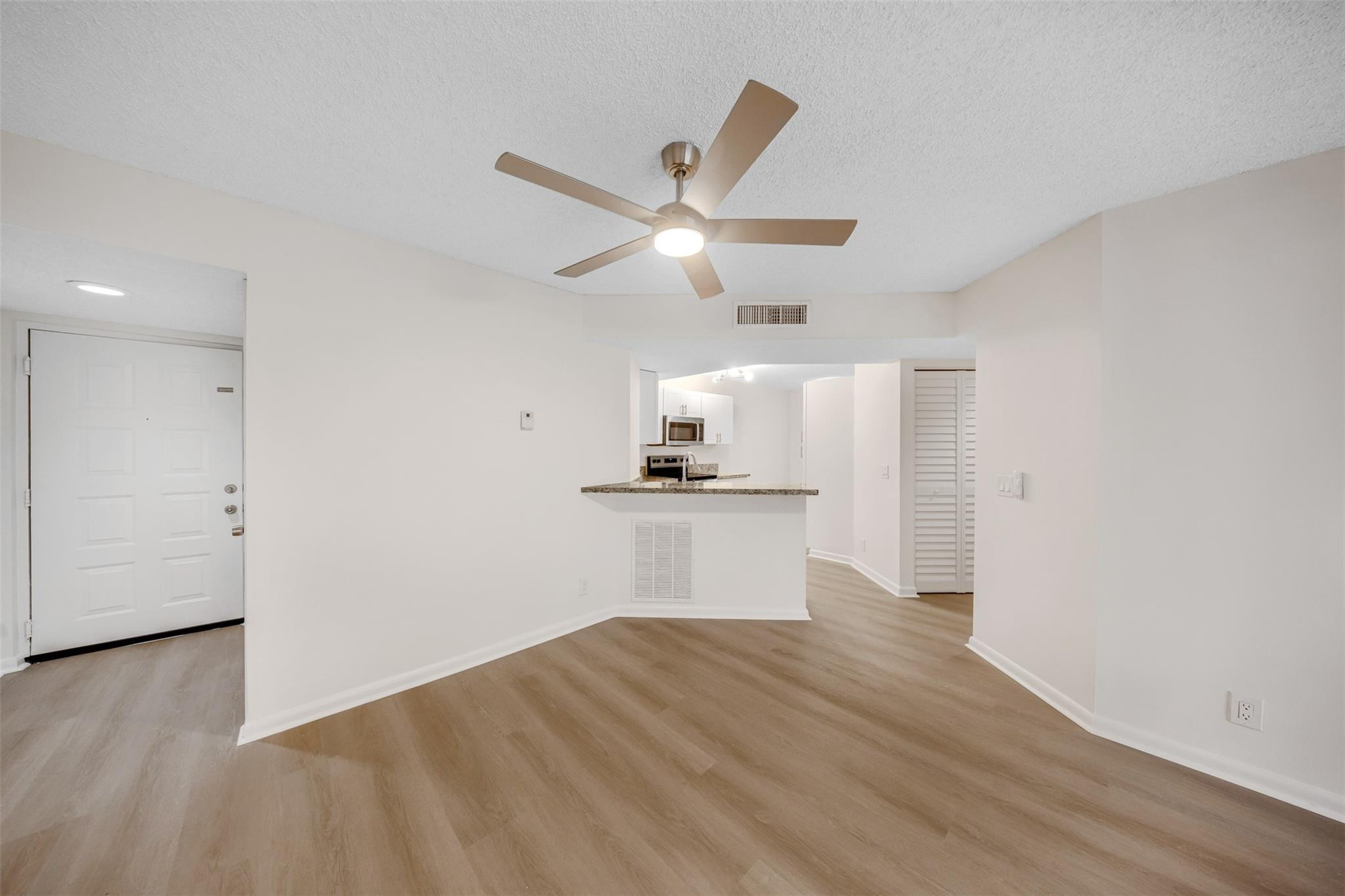 EDGEWATER CONDO - Residential Lease