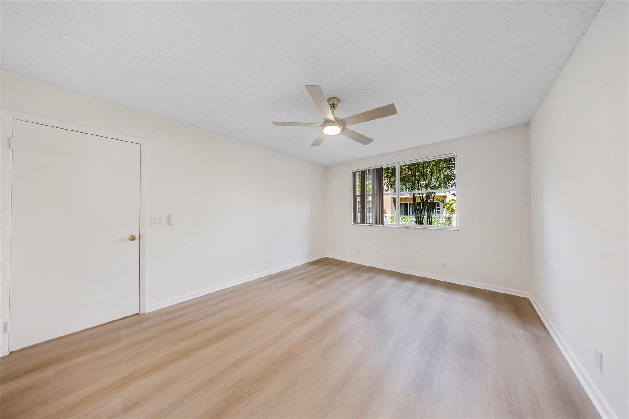 EDGEWATER CONDO - Residential Lease