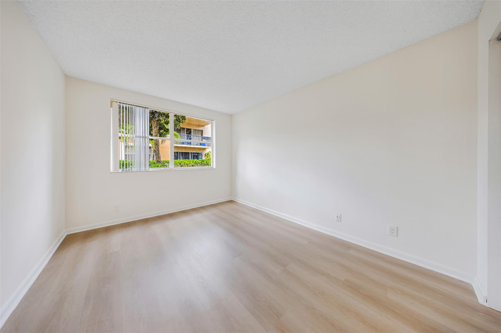 EDGEWATER CONDO - Residential Lease