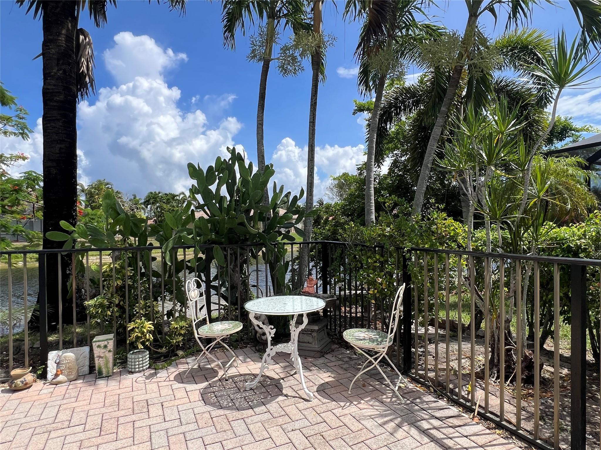 PARKLAND ISLES - Residential