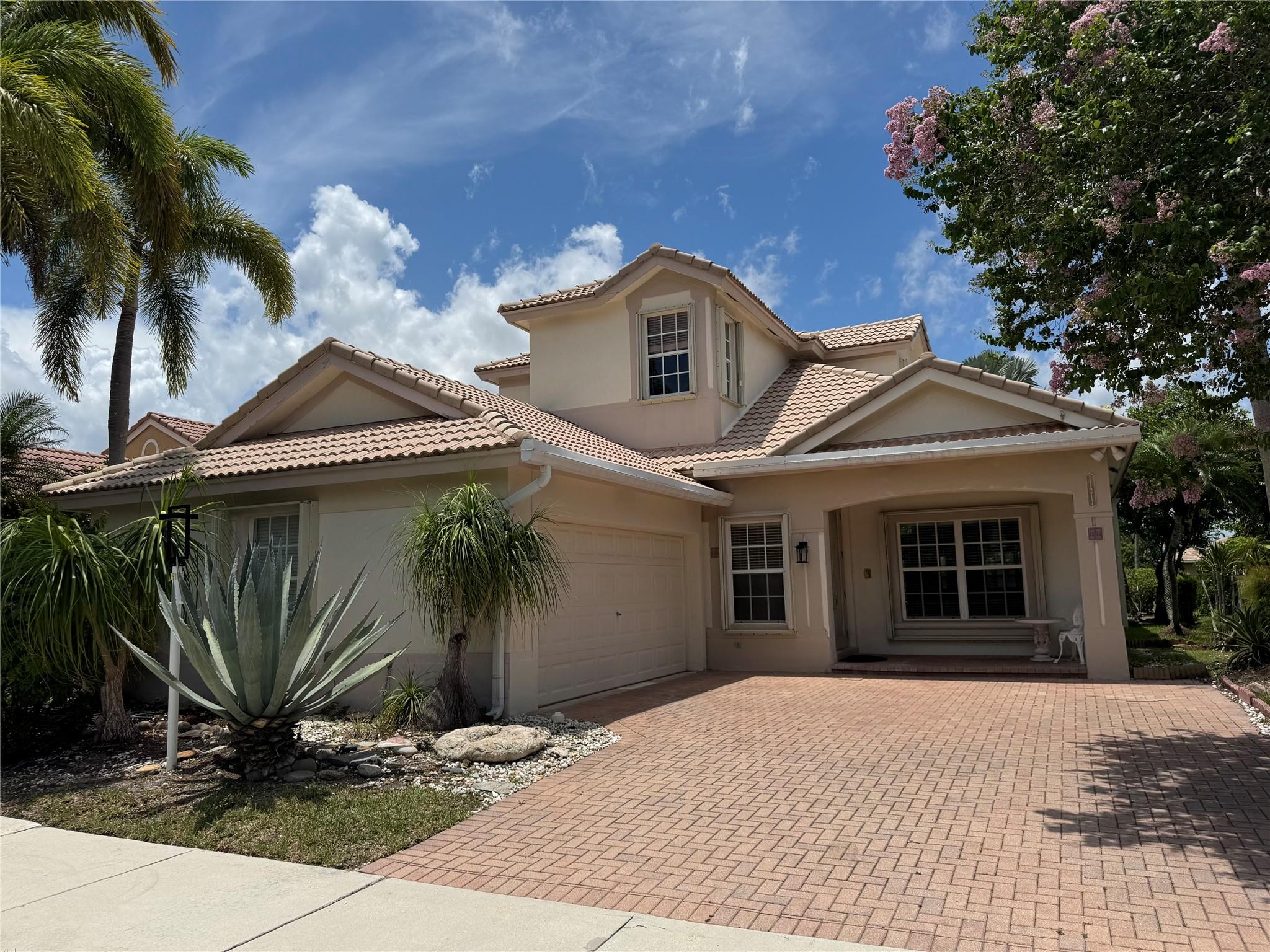 PARKLAND ISLES - Residential