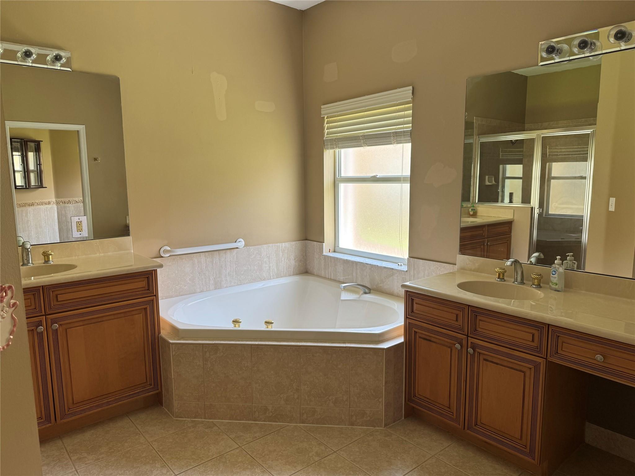 PARKLAND ISLES - Residential