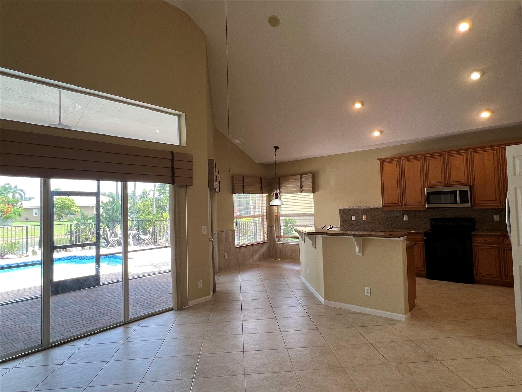 PARKLAND ISLES - Residential