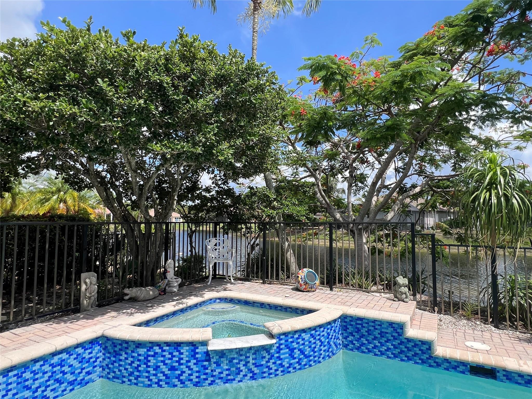 PARKLAND ISLES - Residential