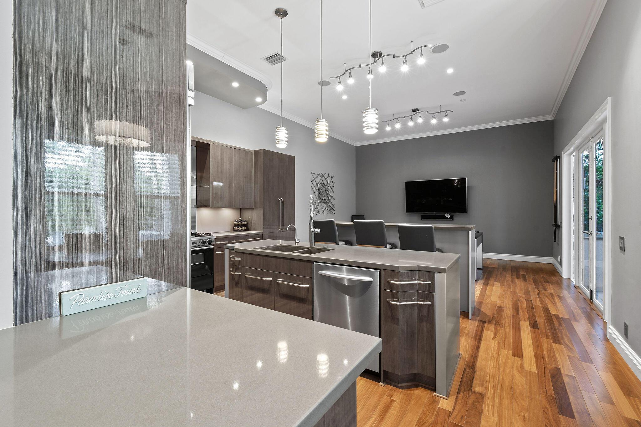 WATERS EDGE EST - Residential