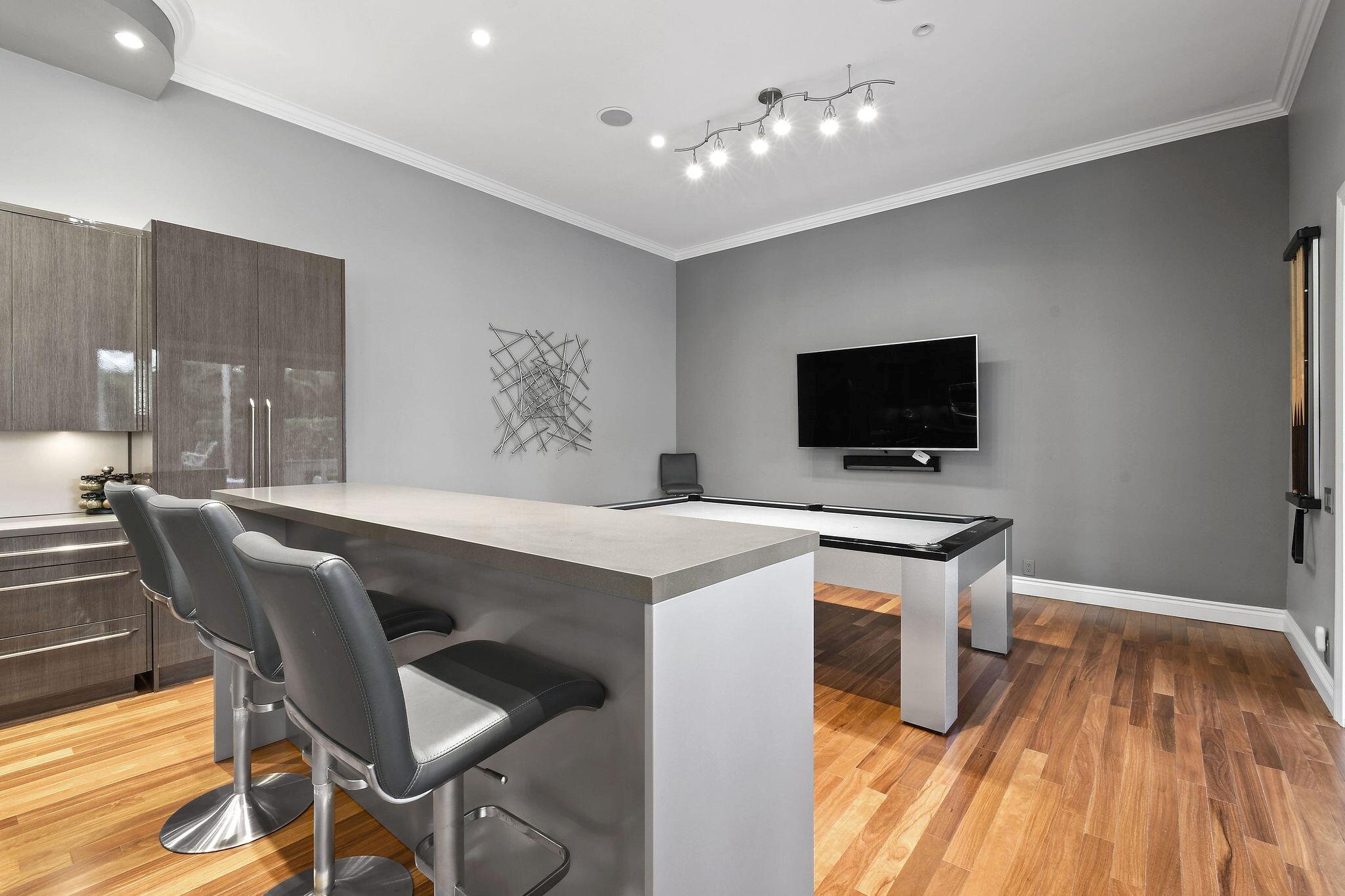 WATERS EDGE EST - Residential