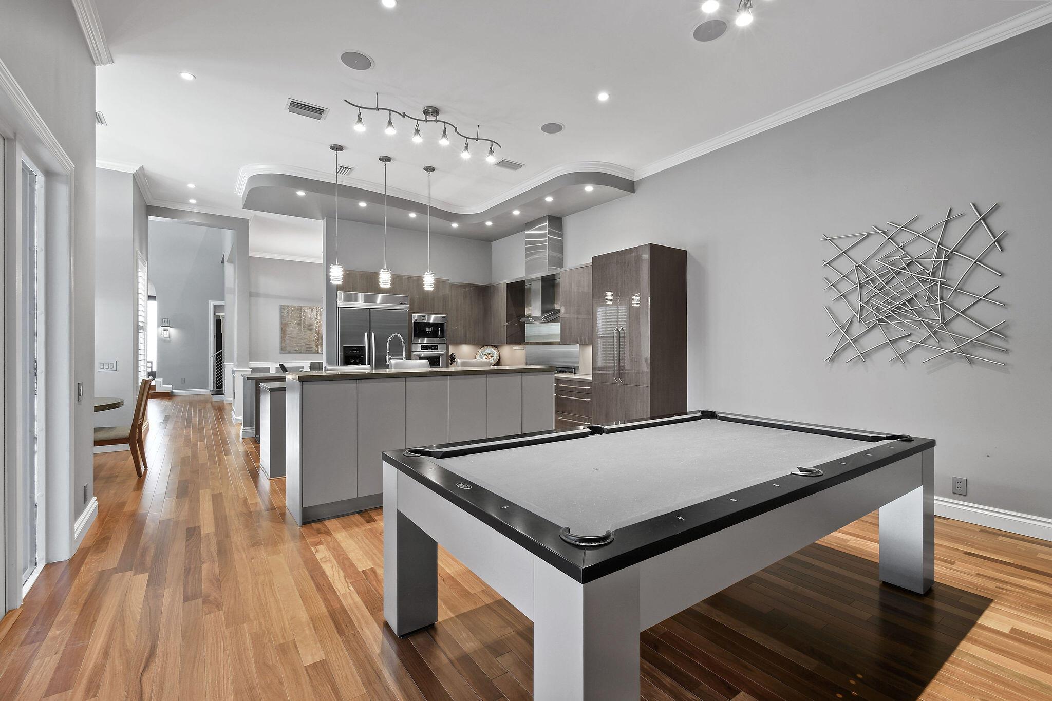 WATERS EDGE EST - Residential