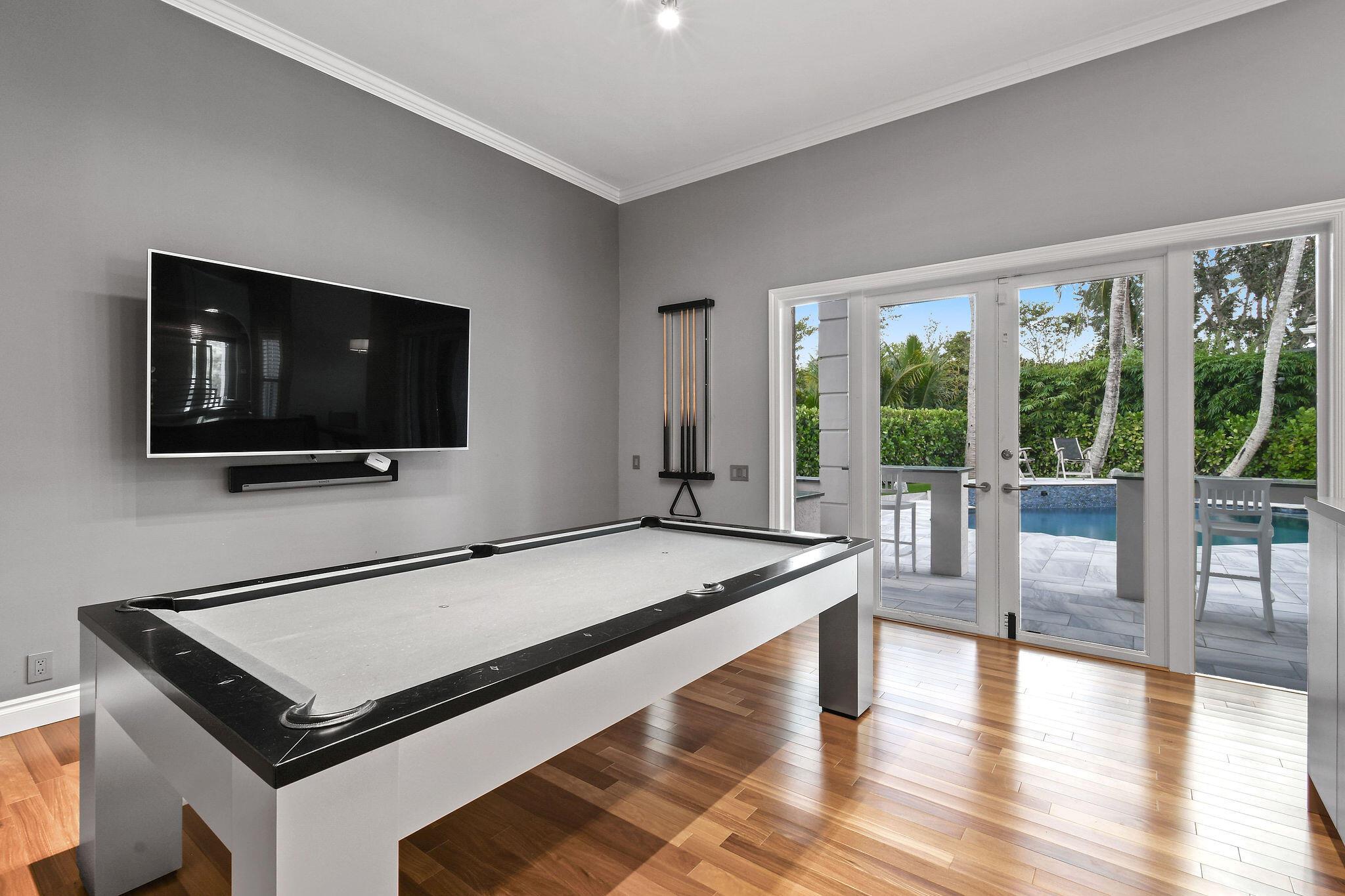 WATERS EDGE EST - Residential