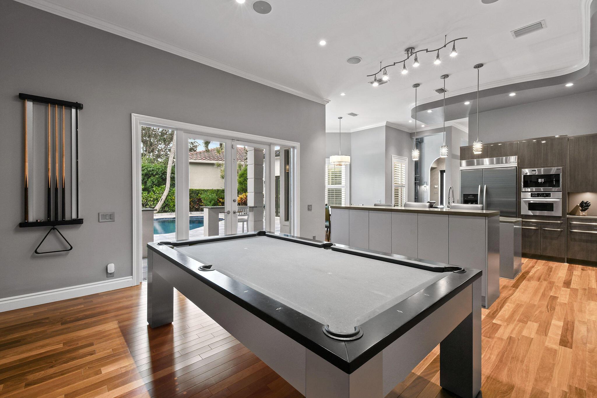 WATERS EDGE EST - Residential