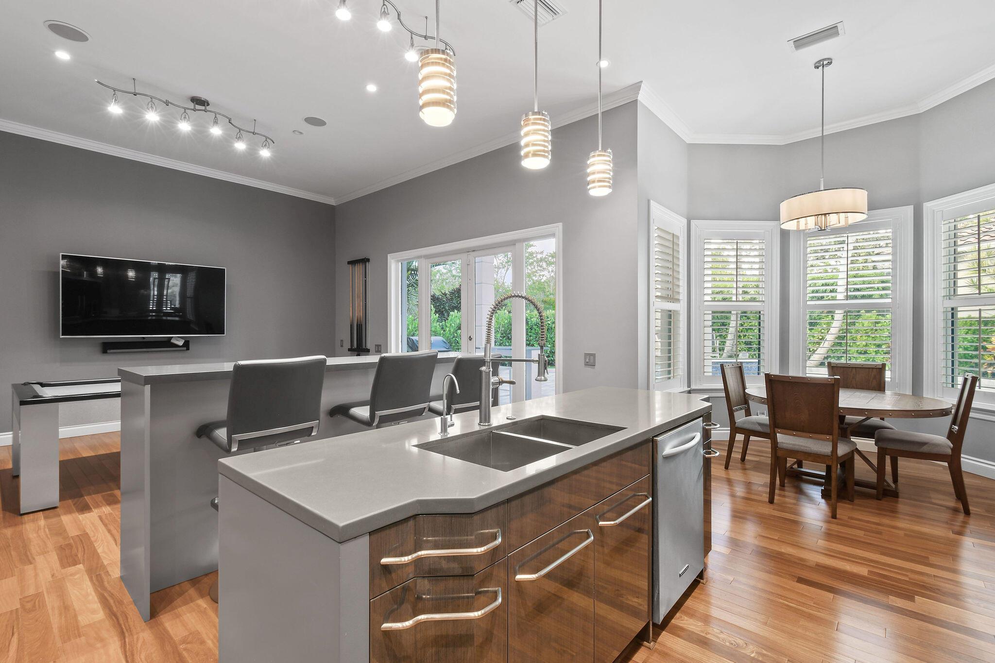 WATERS EDGE EST - Residential