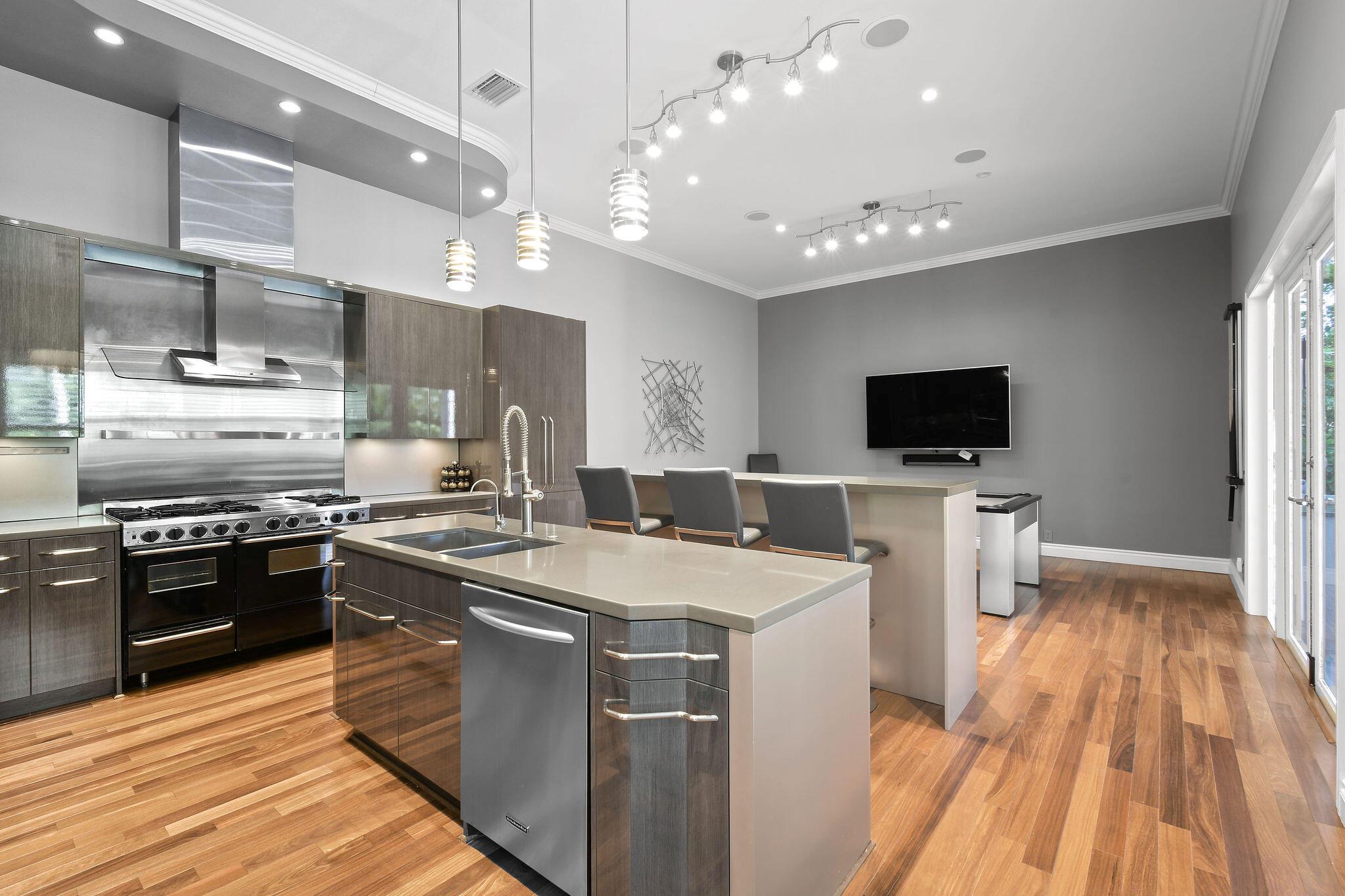 WATERS EDGE EST - Residential